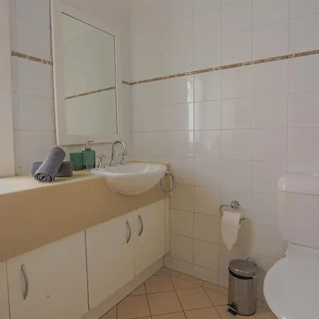 Stylish 3-Bedroom Near Darling Harbour - Free E-Bikes! Sydney Exterior photo