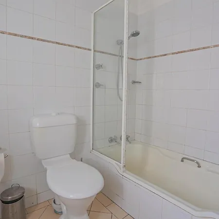 Stylish 3-Bedroom Near Darling Harbour - Free E-Bikes! Sydney Exterior photo